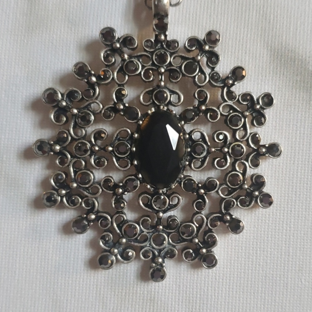 Necklace - Picture 2 of 4